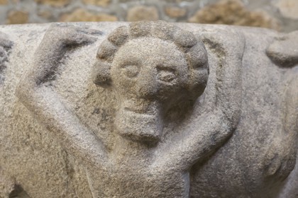 cuve baptismale _ église de Landébia