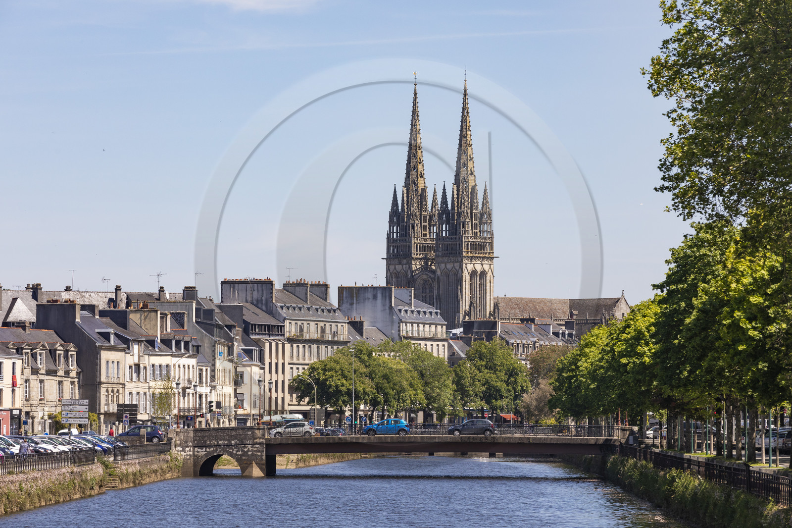 Vue de Quimper depuis l'Odet