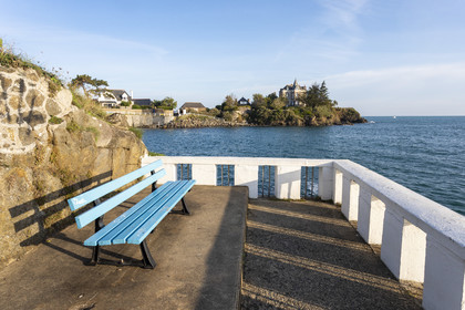Sentier côtier à Saint-Quay-Portrieux.