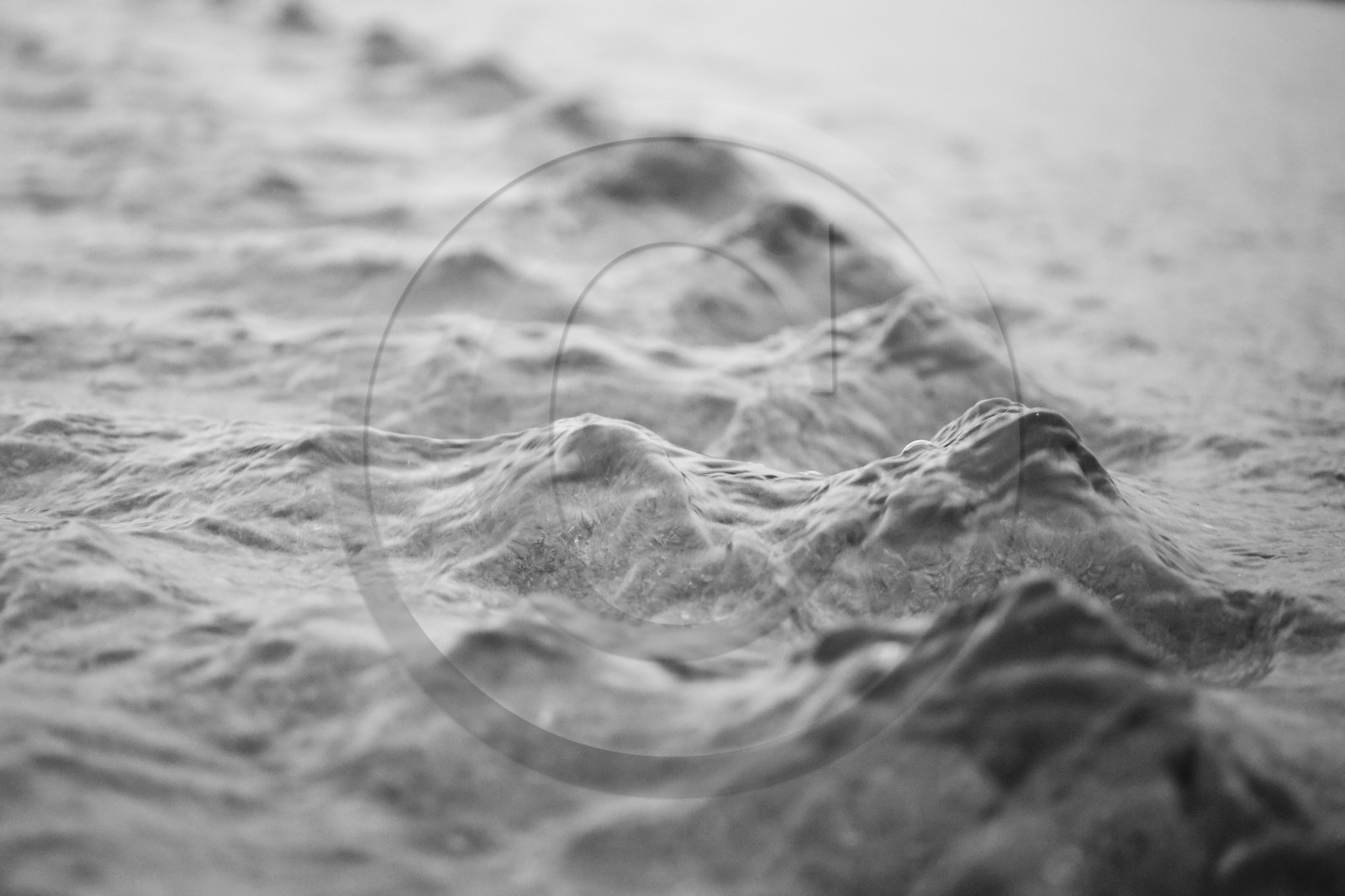 Mouvement d'eau en bord de cote