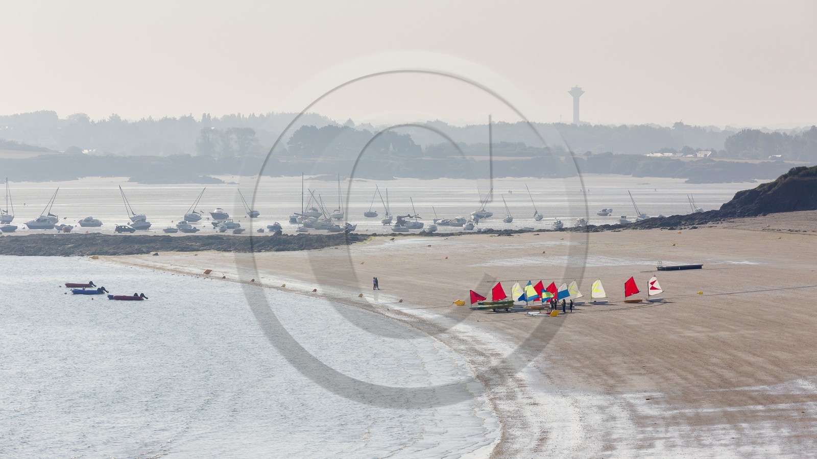 La plage du Rougeret à Saint-Jacut de la Mer ( 22 ).