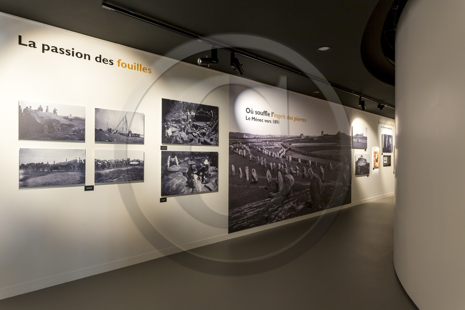 Inauguration de la maison des mégalithes à Carnac.