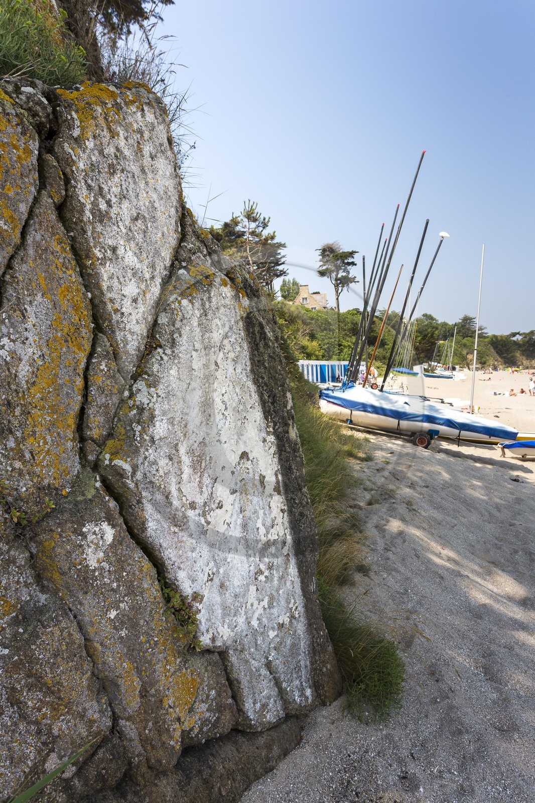 Le Saint Awawa sur la plage du Rougeret à Saint-Jacut de la Mer ( 22 ).