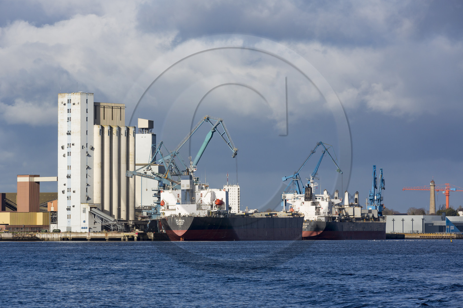 Rade de Lorient, Port de commerce