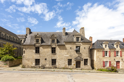 Pont-Scorff_Place de la maison des princes