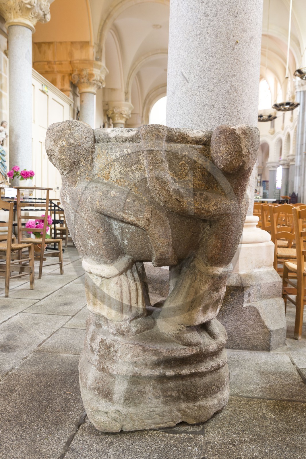 Eglise Saint Sauveur _ Plancoet ( 22 )