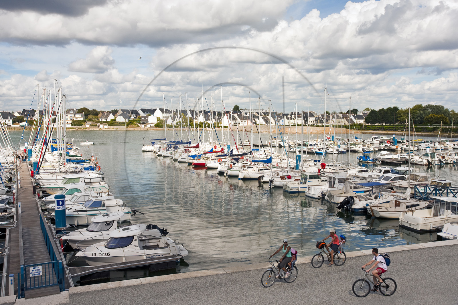 Le port de la pointe _ Port-Louis