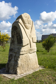 Sculpture du peuple des dunes _ Gavres