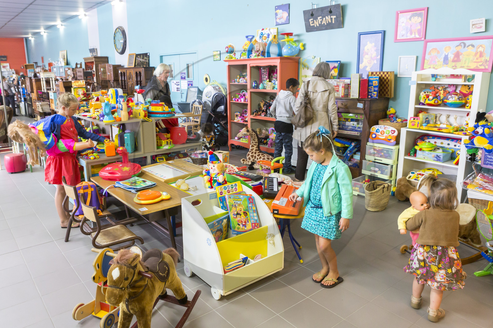 Boutique du comptoir du réemploi à Caudan