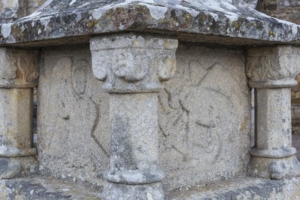Calvaire de l' église de Saint Eloi _ Landébia