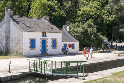 L'écluse de Minazen le long du Blavet. Languidic