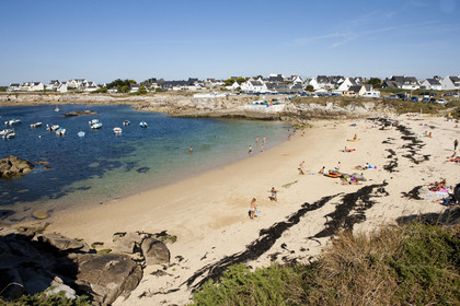 Le port et la plage de Kerroch - Ploemeur.