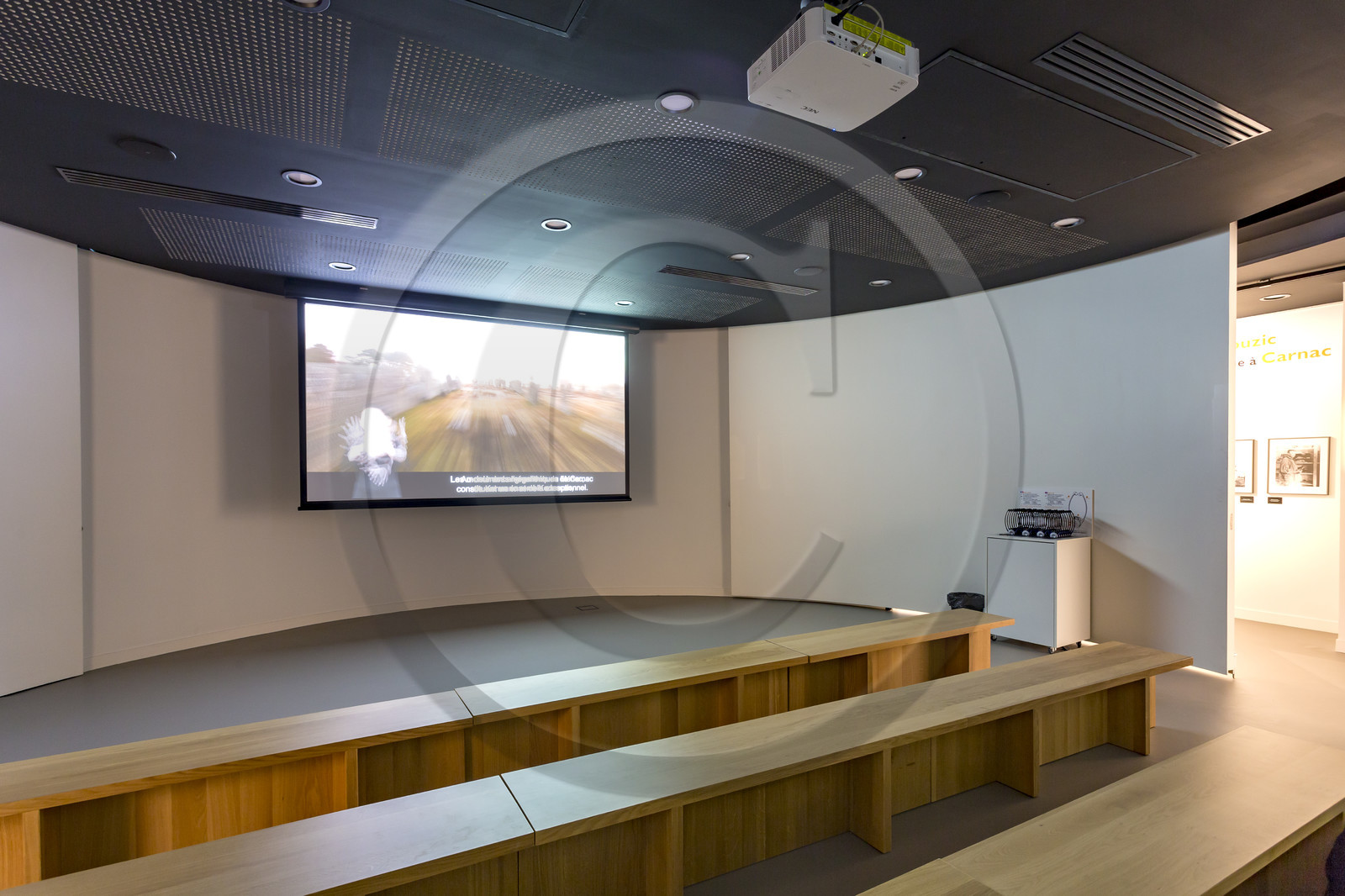 Inauguration de la maison des mégalithes à Carnac.