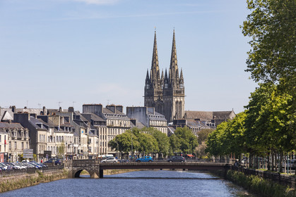 Vue de Quimper depuis l'Odet
