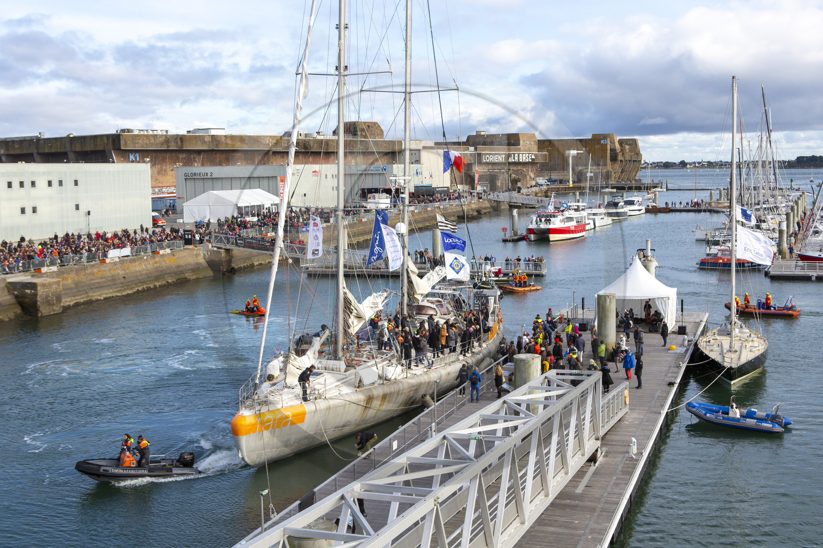 Lorient le 27 Octobre 2018 _ Arrivée du Tara à la Base de sous-marins de Lorient.
