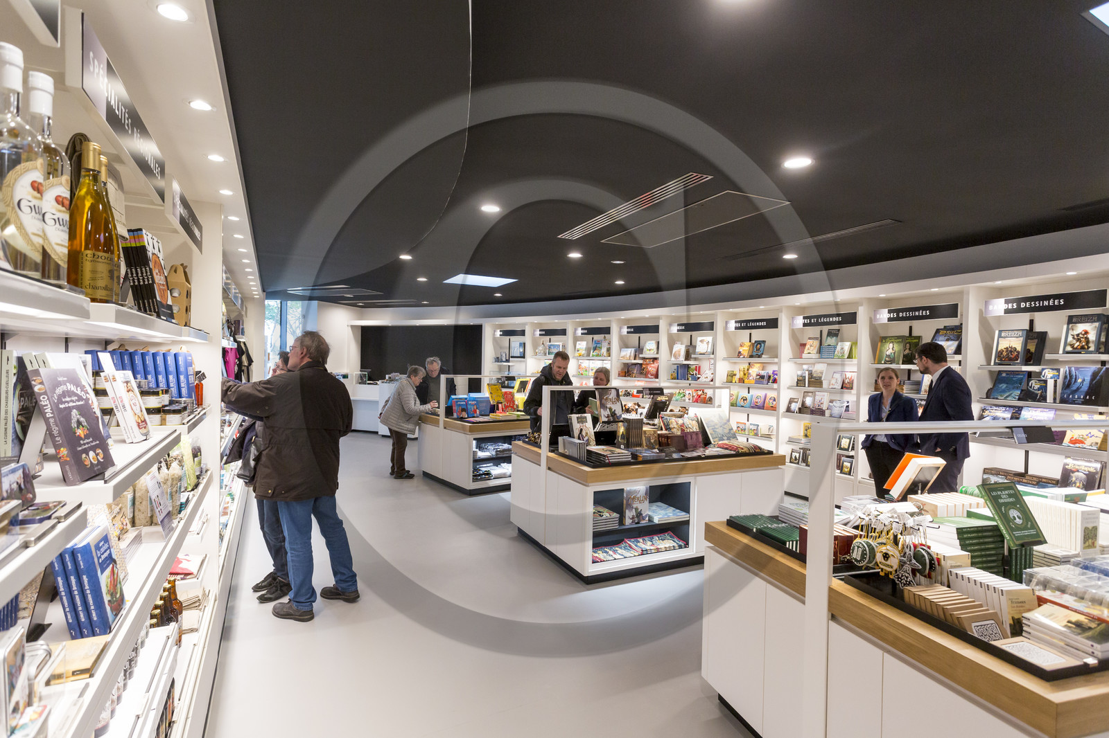 Inauguration de la maison des mégalithes à Carnac.